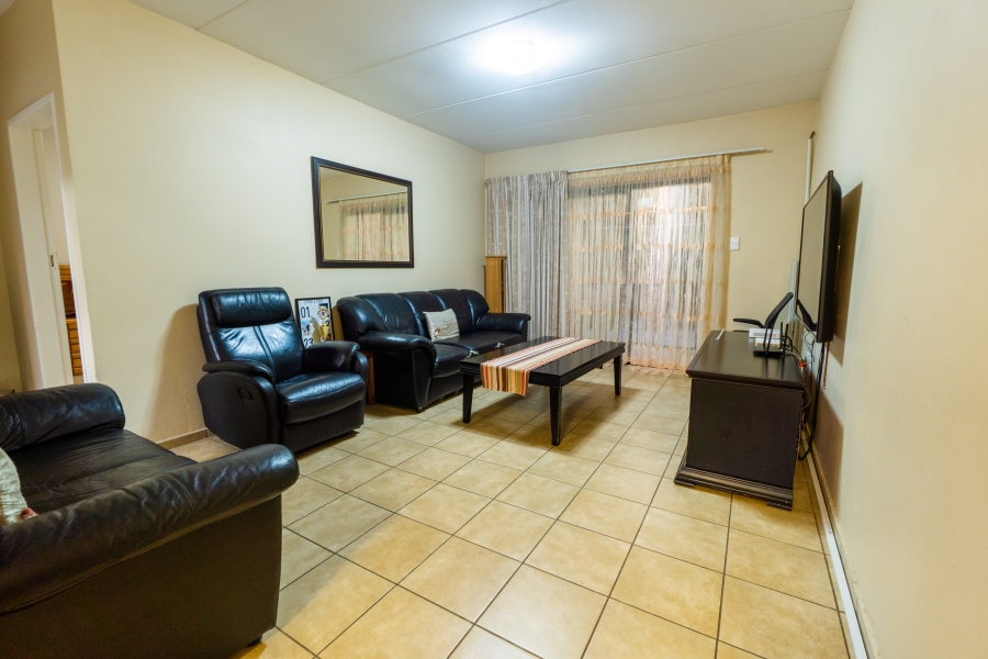 To Let 2 Bedroom Property for Rent in Florida Gauteng