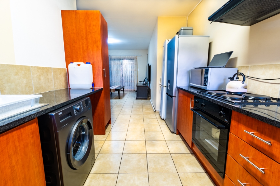 To Let 2 Bedroom Property for Rent in Florida Gauteng