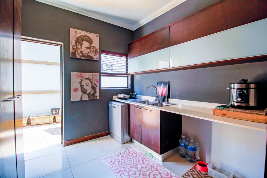 4 Bedroom Property for Sale in Copperleaf Estate Gauteng