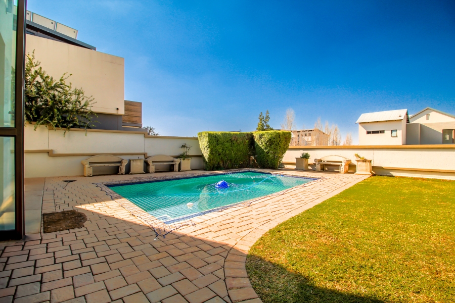4 Bedroom Property for Sale in Copperleaf Estate Gauteng