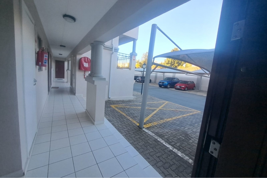 2 Bedroom Property for Sale in Noordwyk Gauteng