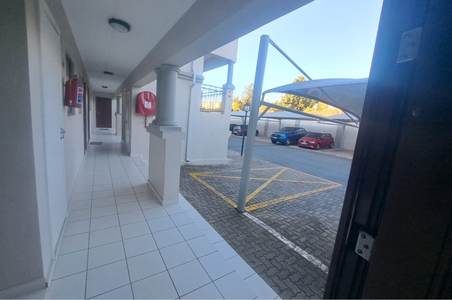 2 Bedroom Property for Sale in Noordwyk Gauteng
