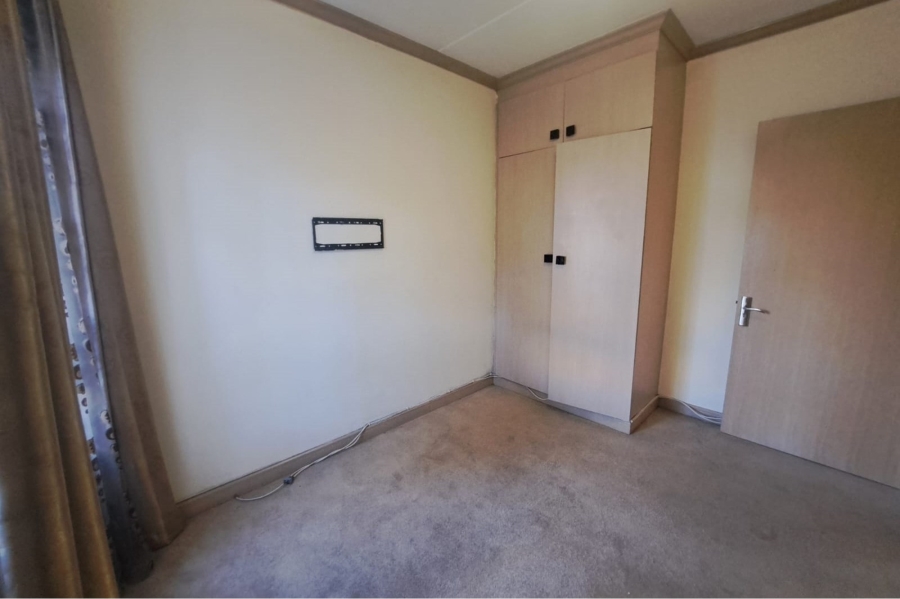 2 Bedroom Property for Sale in Noordwyk Gauteng