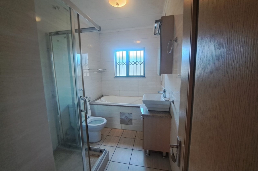 2 Bedroom Property for Sale in Noordwyk Gauteng