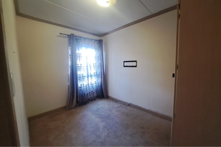2 Bedroom Property for Sale in Noordwyk Gauteng