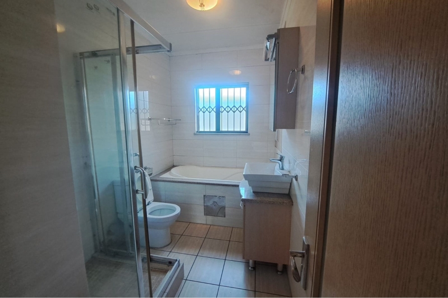 2 Bedroom Property for Sale in Noordwyk Gauteng