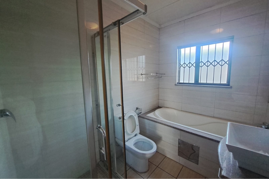 2 Bedroom Property for Sale in Noordwyk Gauteng