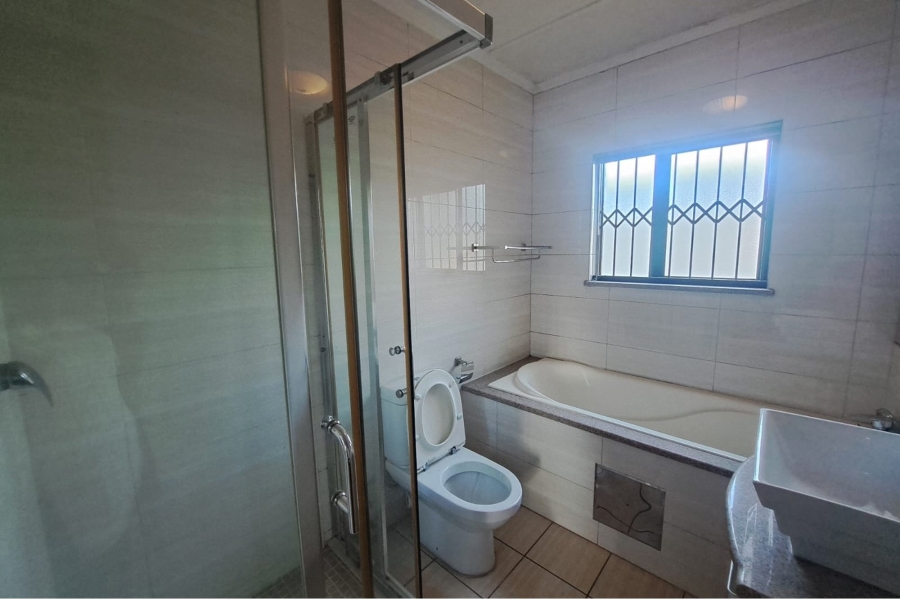 2 Bedroom Property for Sale in Noordwyk Gauteng