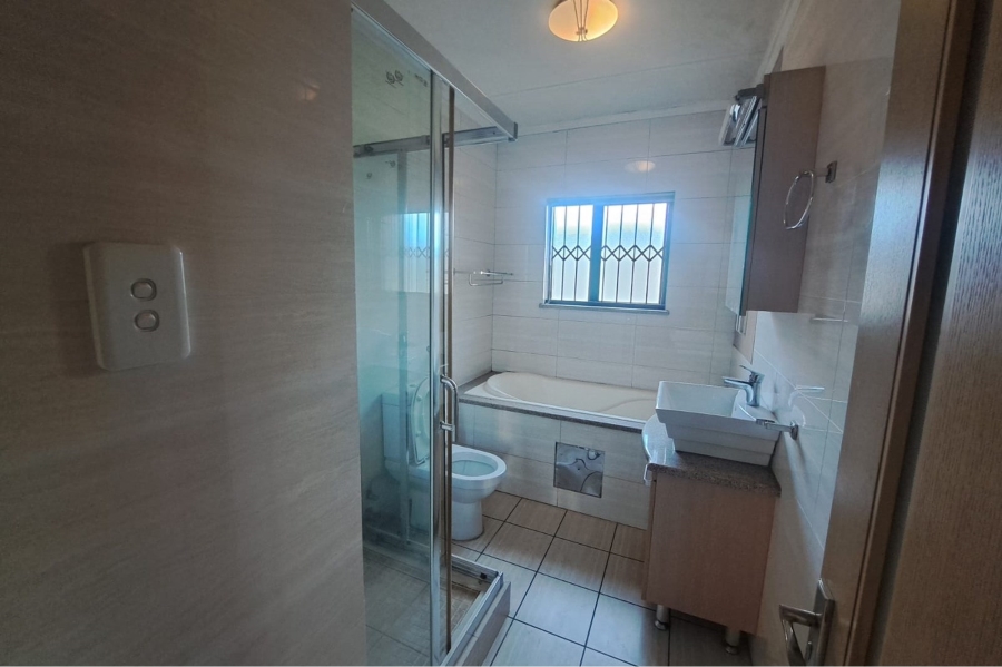 2 Bedroom Property for Sale in Noordwyk Gauteng