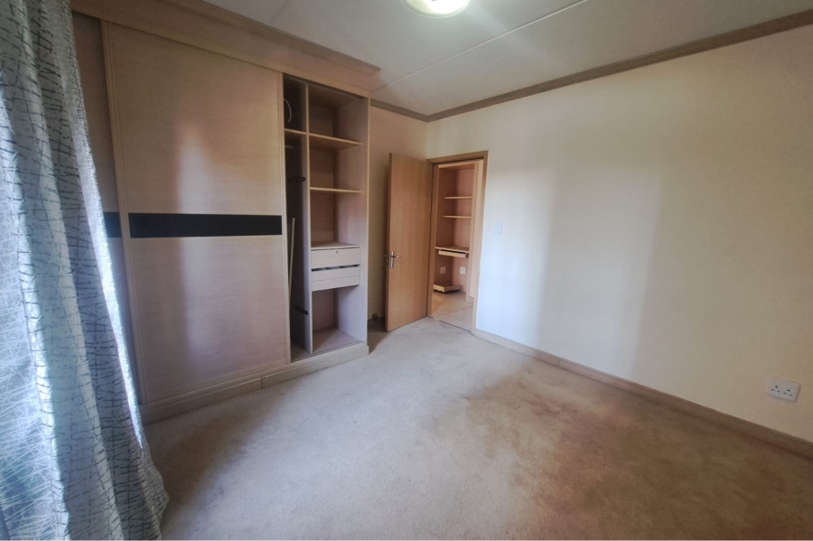 2 Bedroom Property for Sale in Noordwyk Gauteng