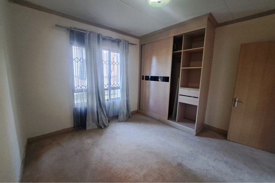 2 Bedroom Property for Sale in Noordwyk Gauteng