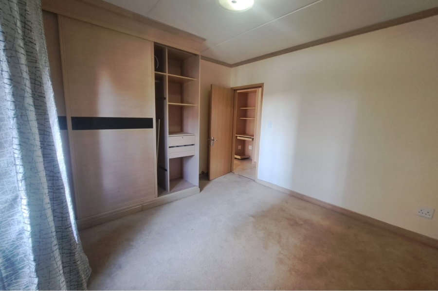 2 Bedroom Property for Sale in Noordwyk Gauteng