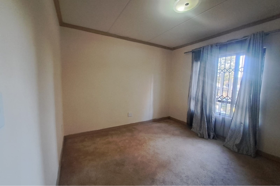 2 Bedroom Property for Sale in Noordwyk Gauteng