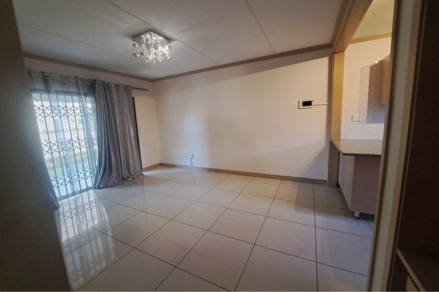 2 Bedroom Property for Sale in Noordwyk Gauteng