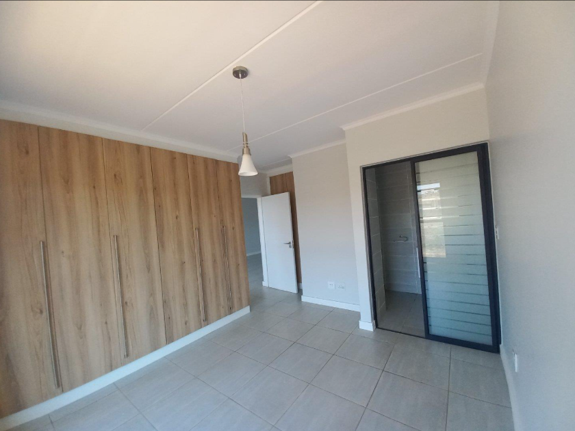 To Let 2 Bedroom Property for Rent in Waterfall Gauteng