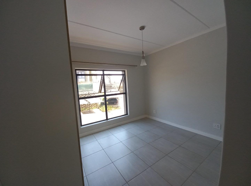 To Let 2 Bedroom Property for Rent in Waterfall Gauteng