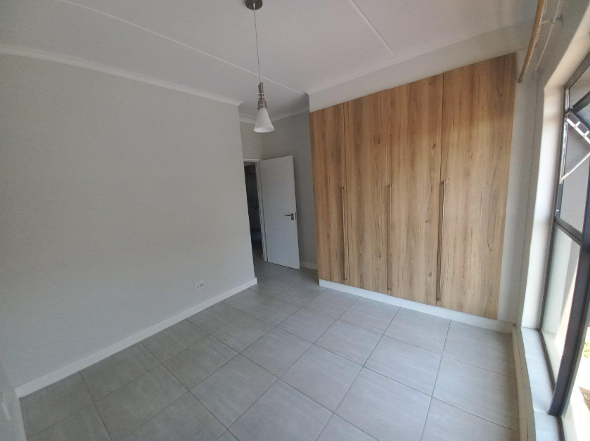 To Let 2 Bedroom Property for Rent in Waterfall Gauteng