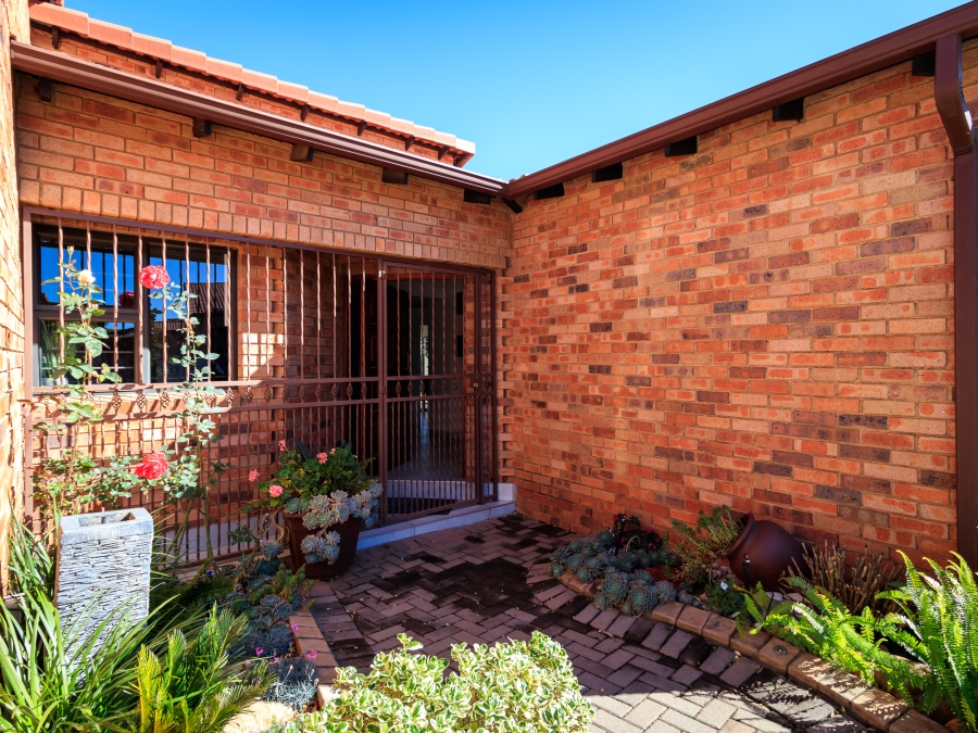 3 Bedroom Property for Sale in Honeydew Gauteng
