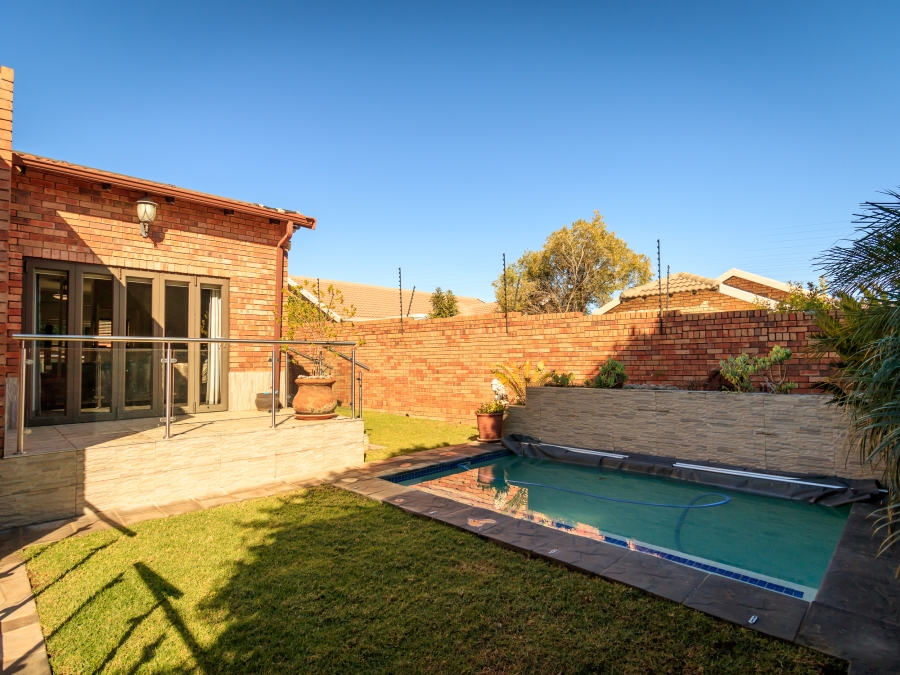 3 Bedroom Property for Sale in Honeydew Gauteng