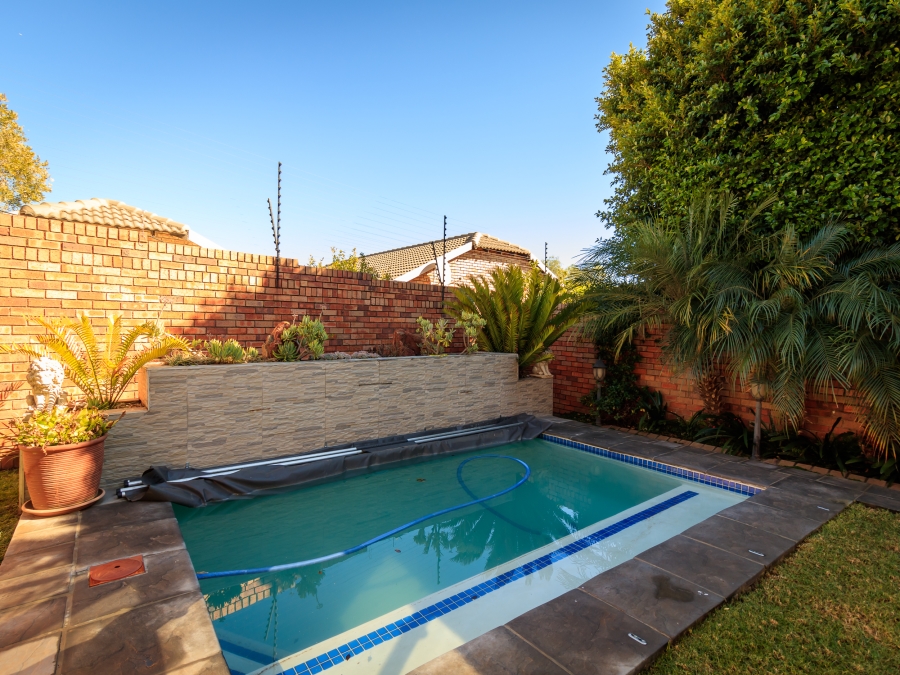 3 Bedroom Property for Sale in Honeydew Gauteng