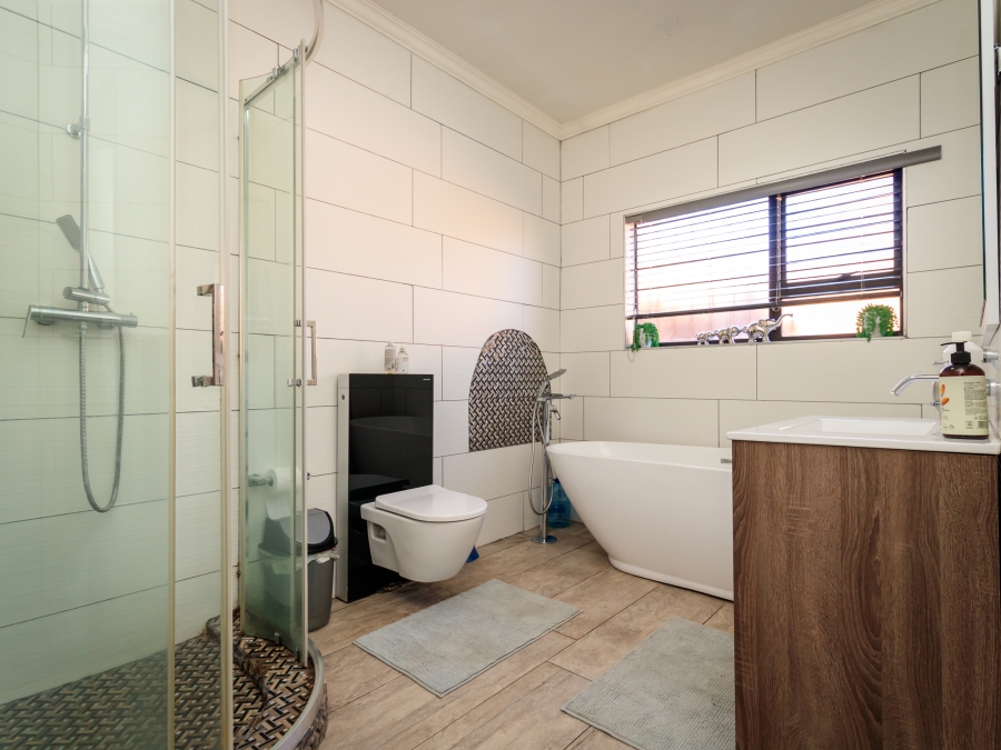 3 Bedroom Property for Sale in Honeydew Gauteng