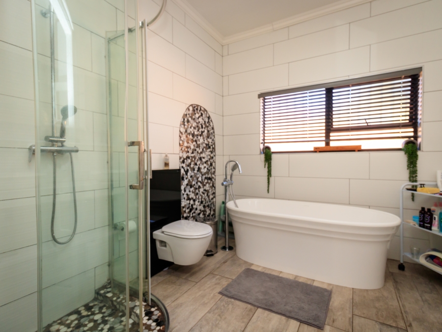 3 Bedroom Property for Sale in Honeydew Gauteng
