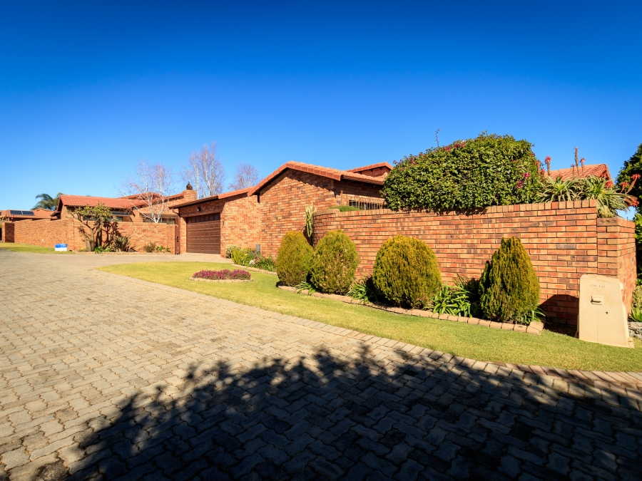 3 Bedroom Property for Sale in Honeydew Gauteng