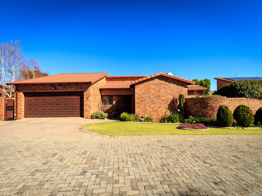 3 Bedroom Property for Sale in Honeydew Gauteng