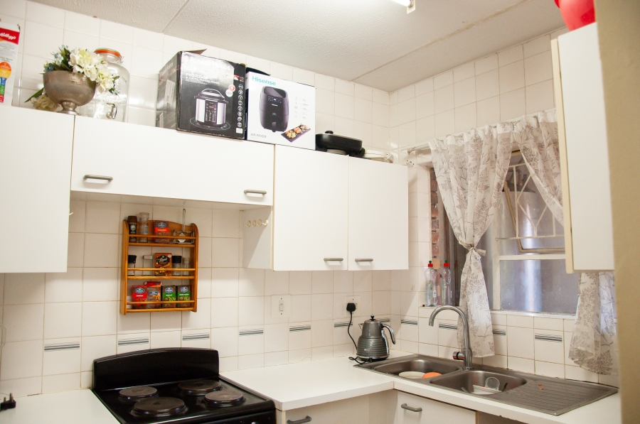 2 Bedroom Property for Sale in Buccleuch Gauteng