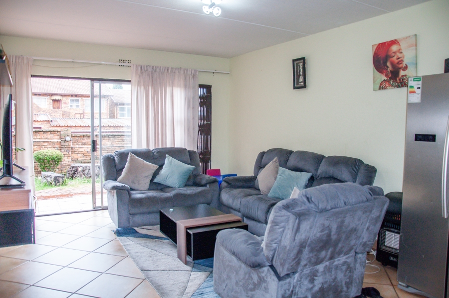2 Bedroom Property for Sale in Buccleuch Gauteng