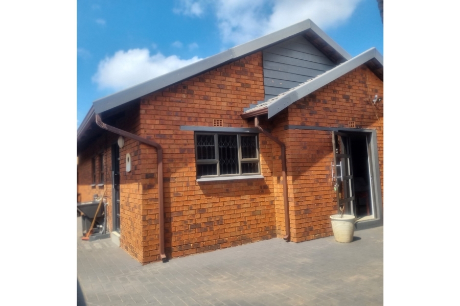 3 Bedroom Property for Sale in Mmesi Park Gauteng