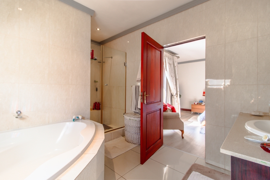 3 Bedroom Property for Sale in Bedfordview Gauteng