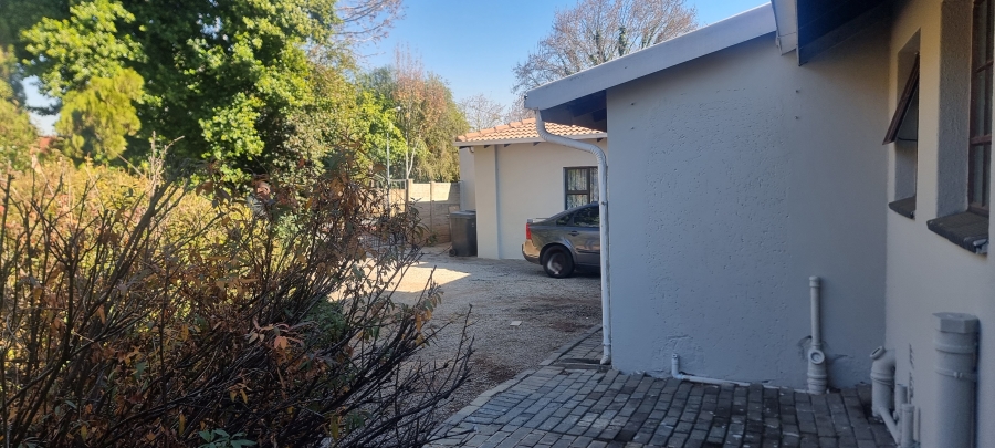 5 Bedroom Property for Sale in Bloubosrand Gauteng