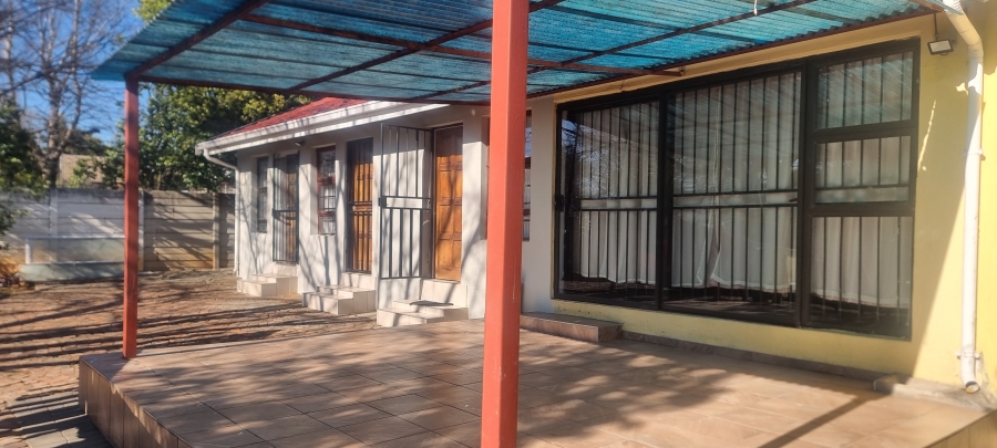 5 Bedroom Property for Sale in Bloubosrand Gauteng