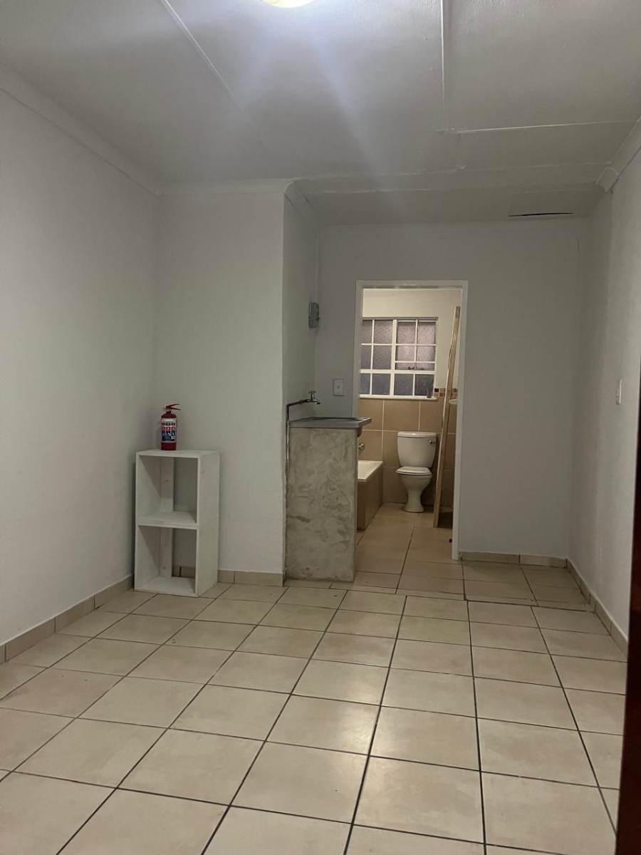 5 Bedroom Property for Sale in Bloubosrand Gauteng