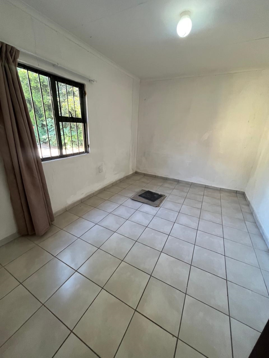 5 Bedroom Property for Sale in Bloubosrand Gauteng