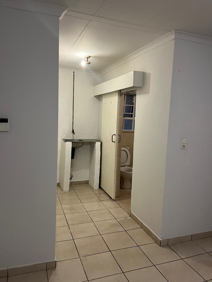 5 Bedroom Property for Sale in Bloubosrand Gauteng