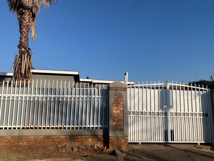 To Let 5 Bedroom Property for Rent in Leondale Gauteng