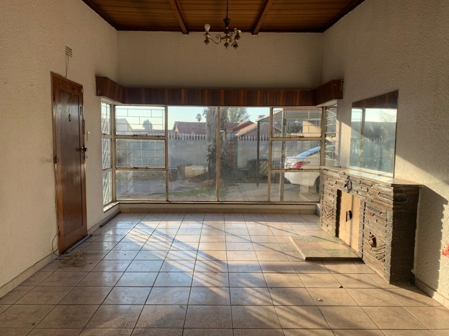 To Let 5 Bedroom Property for Rent in Leondale Gauteng