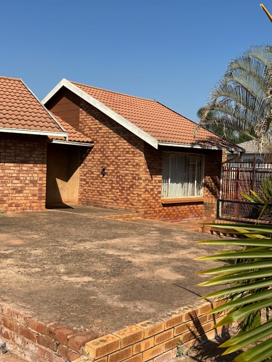 2 Bedroom Property for Sale in The Orchards Gauteng
