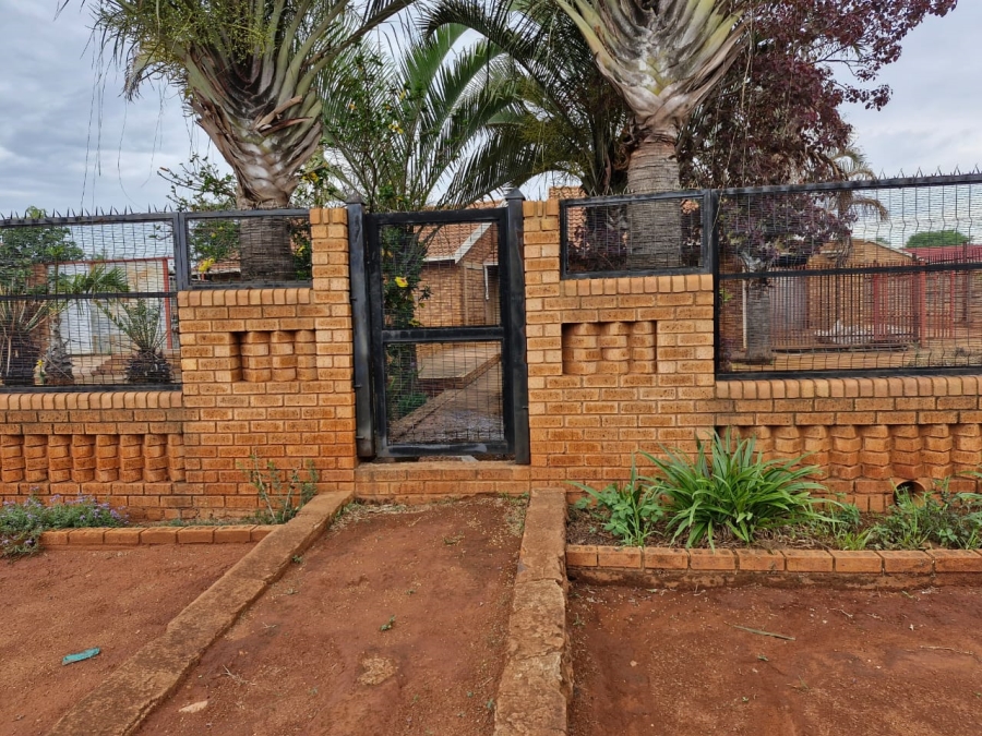 2 Bedroom Property for Sale in The Orchards Gauteng