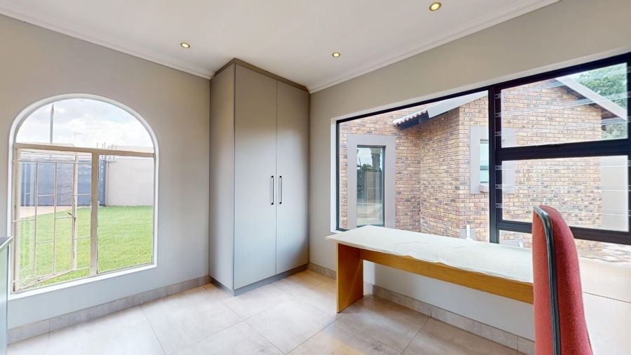 3 Bedroom Property for Sale in Bartlett Gauteng