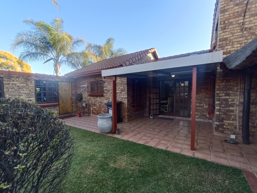 4 Bedroom Property for Sale in Clubview Gauteng