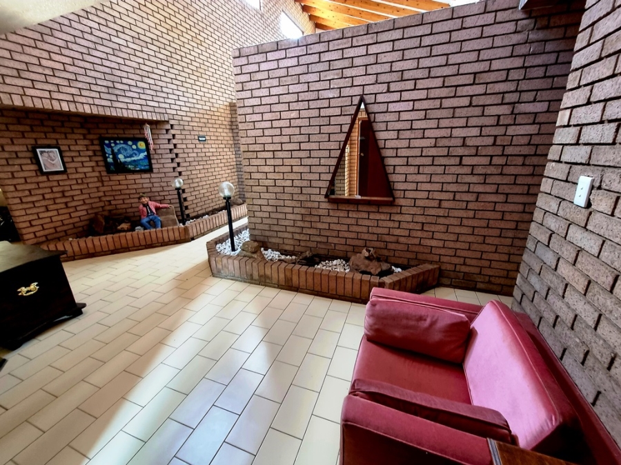 4 Bedroom Property for Sale in Eldoraigne Gauteng