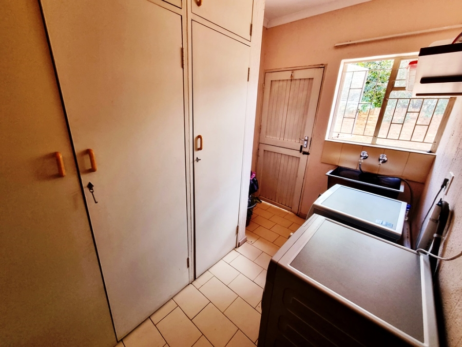 4 Bedroom Property for Sale in Eldoraigne Gauteng