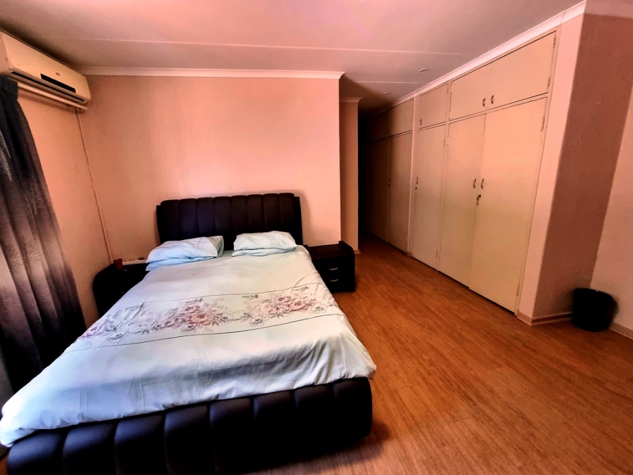 4 Bedroom Property for Sale in Eldoraigne Gauteng