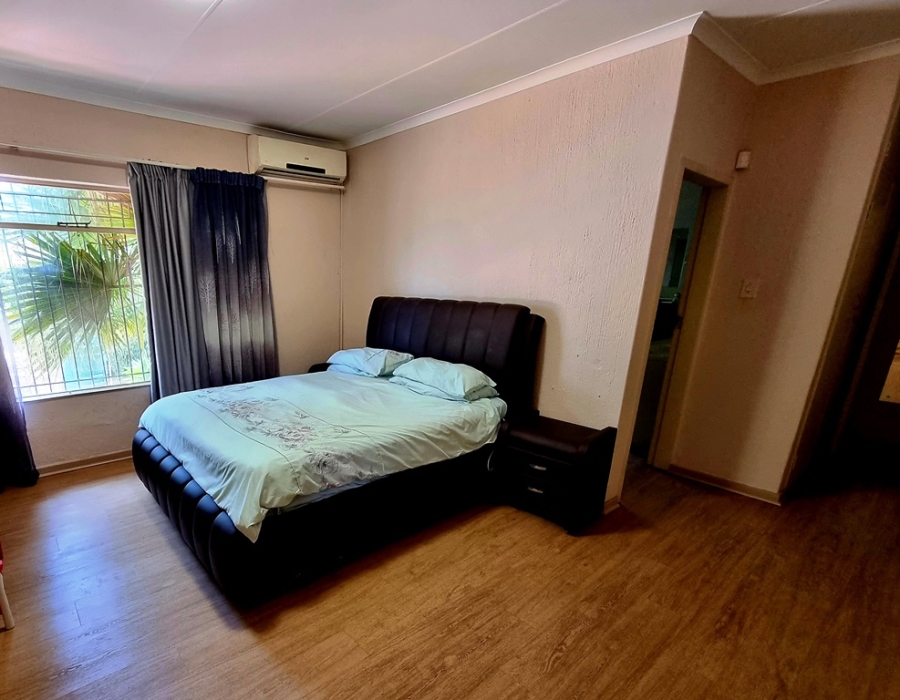 4 Bedroom Property for Sale in Eldoraigne Gauteng