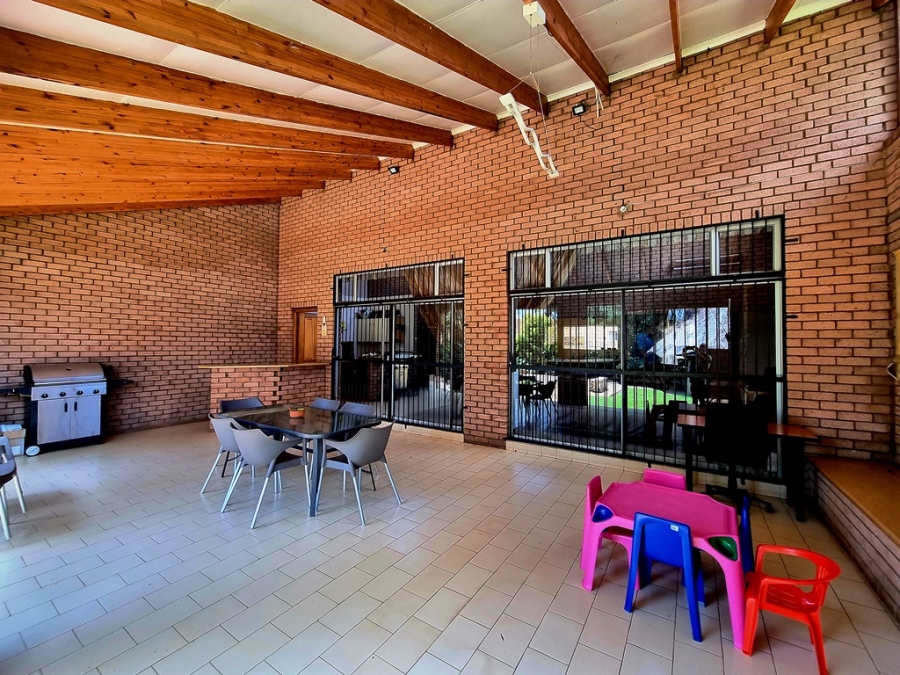 4 Bedroom Property for Sale in Eldoraigne Gauteng