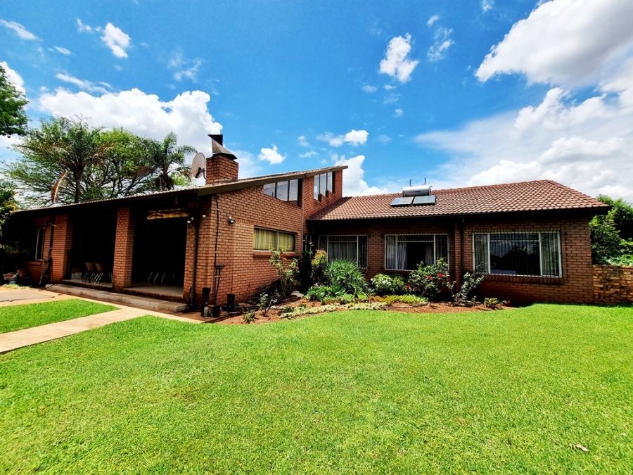 4 Bedroom Property for Sale in Eldoraigne Gauteng
