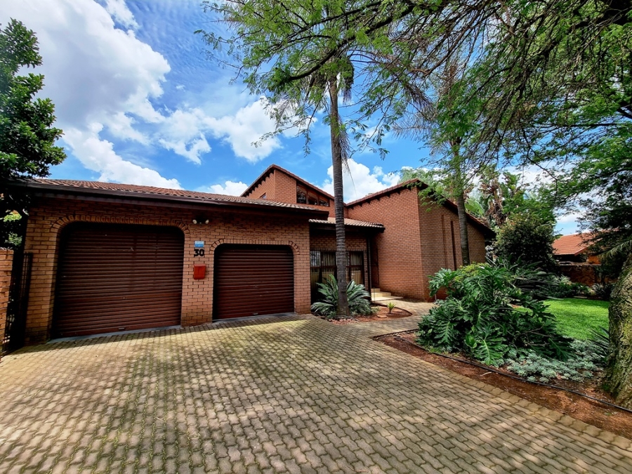 4 Bedroom Property for Sale in Eldoraigne Gauteng